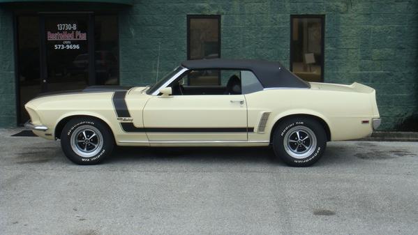 RESTOMODPLUS's tweet photo. #Restomodplus Here's a #69mustang we gave a facelift to. We added a/c, wheels and tires, spoilers and scoops,etc. http://t.co/LxWBUc05Bf