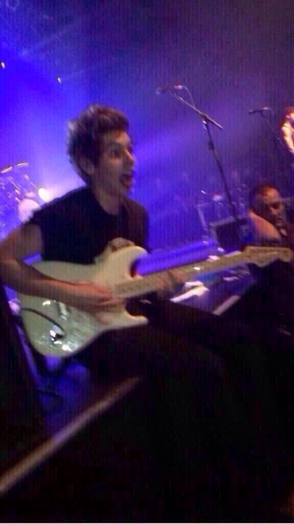 overdose5sos's tweet photo. http://t.co/03Tm0ogJHg