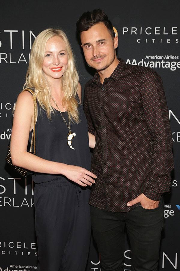 TVDforFANS's tweet photo. Congratulation @CandiceAccola !!
Candice Accola Star Marries Joe King. http://t.co/F3hdEf6Ho2