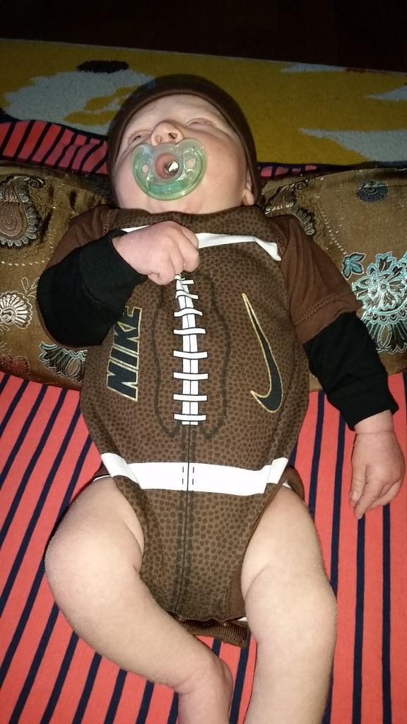 AaronLefebvre1's tweet photo. Ready for some football http://t.co/9xNowGmDuJ