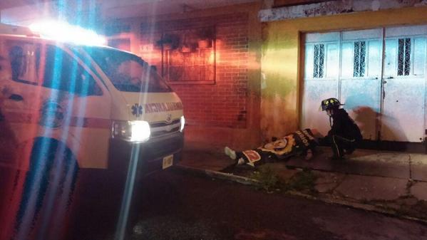 Mujeres502's tweet photo. "@BVoluntarios: Anoche : Mujer muere en ataque armado em zona 4 de Mixco @BVoluntarios la asistieron http://t.co/f5JLrc97Ld""