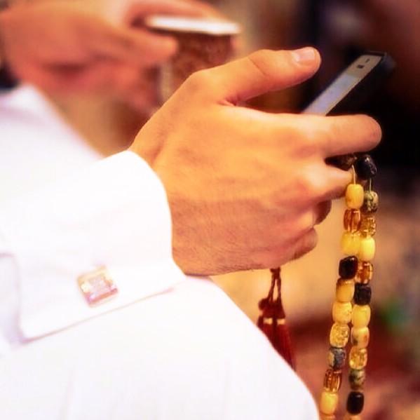 عصرية الشوق ما خلت طبايعھا ،

،

معّ كل فنجال قھوه جابت أخبارك ،