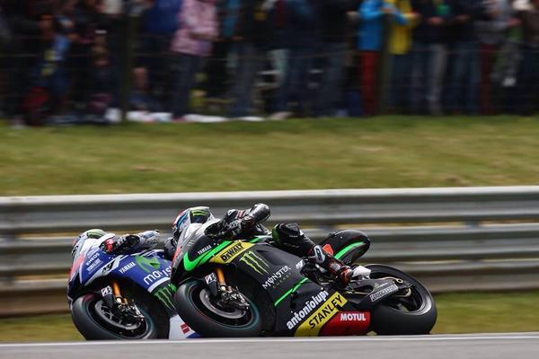 MonsterEnergy's tweet photo. It's a #MonsterEnergy @MotoGP podium sweep! Congrats to @ValeYellow46 @lorenzo99 &amp; @BradleySmith38! #Rossi250 http://t.co/eqHyAQOw1B