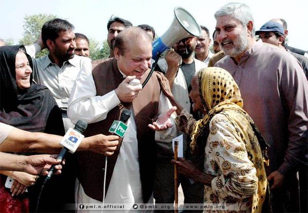 mbbokhari's tweet photo. ہمت جرات غیرت والا
ماوں بہنوں کا رکھوالا
بوڑھوں کمزوروں کا سہارا
پوری قوم کاایک ہی نعرہ
شیرہمارا شیر ہمارا
#RoImran http://t.co/aMcxNozGv4