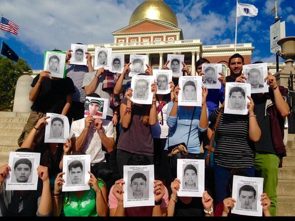 jorgeramosnews's tweet photo. American students in solidarity with the 43 disappeared students in Mexico http://t.co/SmbCtWLxYN