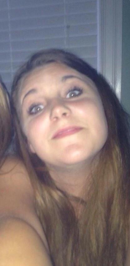 httpshoe's tweet image. Meet dakota and her ratchet af face