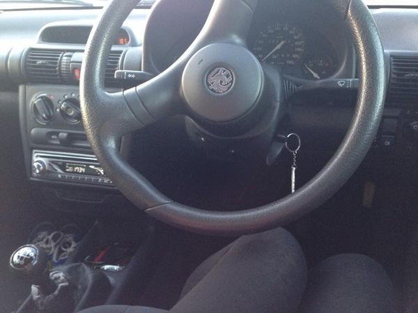 ChChCharli's tweet photo. Spending quality time with Cassie ๐ #FirstCarLove http://t.co/rI6DHW2Dpm