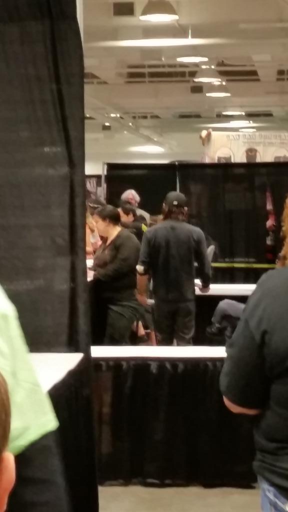 ennoia3's tweet photo. A "stalker" #ReedusHiney shot #ifyoulikethatsortofthing RT@pixiegirl21 @wwwbigbaldhead loves those shoulders! #hottie http://t.co/INBL7vLKYm