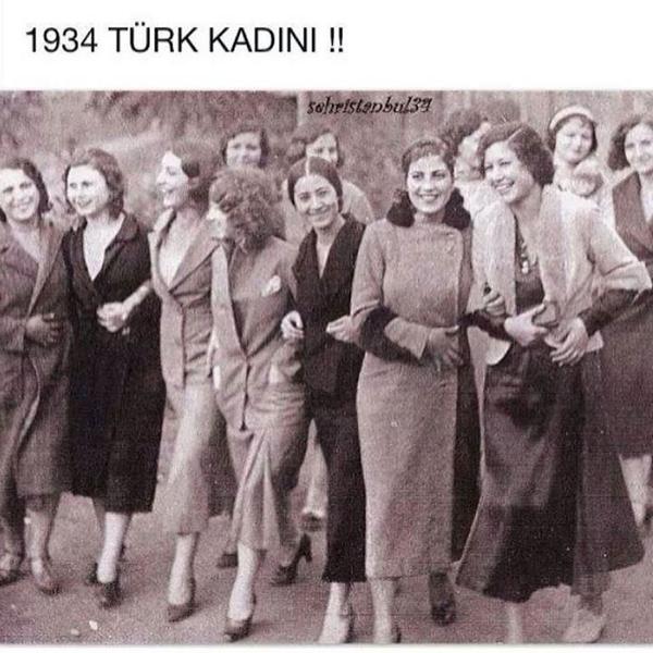 ZARAFETE BAKAR MISINIZ...
1934 TÜRK KADINI...!