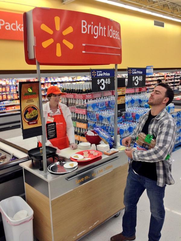 Gunnar_Thor's tweet image. Walmart samples food like Costco now! #nomoreproblems #lifeisgood