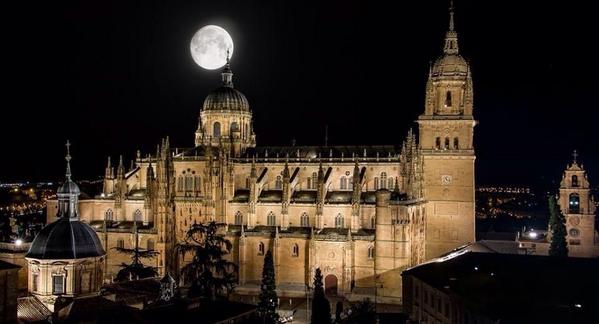 SA_enfurecida's tweet photo. #Salamanca de día y de noche, ENAMORA!!! http://t.co/EFraoAiuZG