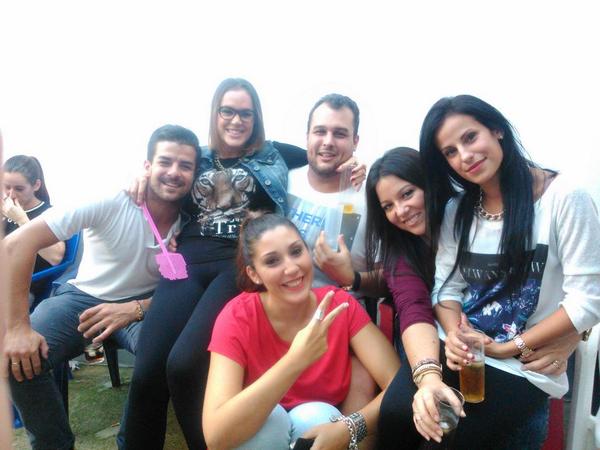 CarolineRR90's tweet photo. Buenisimo día en la aldea con estos presiosooss!!! #CumpleToti #Mamen @totti_huelva @VirLimon @Maca_BorR @Israpc87 http://t.co/PTkLlm207J