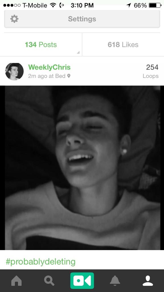 WeeklyChris's tweet image. Just posted a new vine! Following/DMing as many people as I can who like/revine then comment ur twitter 😃