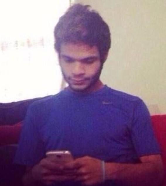 Mobt3th7's tweet photo. عاجل ♦️
مصادر تتحدث عن المتسبب في دهس المبتعث #محمد_البادي كان في حالة سكر

#مبتعث http://t.co/9iPyDVQtOT