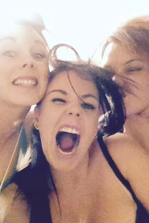 amy_kinlan's tweet photo. Me n my #bitches <3 http://t.co/JlrxTDn1N5