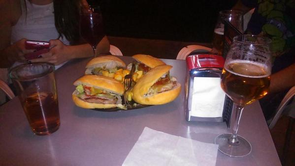 irinika2's tweet photo. Vaya cenita que nos estamos marcando @lau_91a @daniib93 @JosManuelEspejo http://t.co/go0Vf6Q8HL