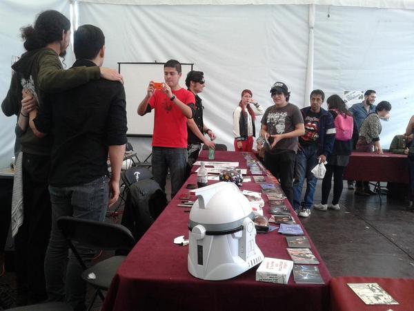 PolvoraRock's tweet photo. “@FIRPPI: ¡Asiste a la carpa digital!  Gran firma de autógrafos promovida por @PolvoraRock #VuélveteFIRPPI http://t.co/xu7mjTN26u”
