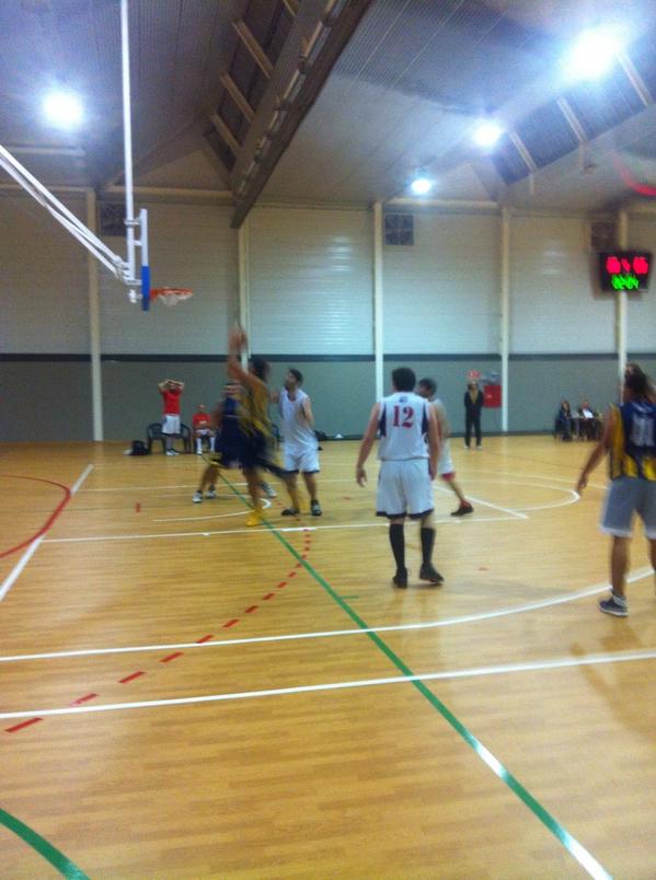 CDMValdeluz's tweet photo. Un minuto 38 71 @Baloncesto86 @CBAmigos @InfoASDFGH @NoticiasBasketG @SerDeportivosGU http://t.co/H0r2aLVoQE