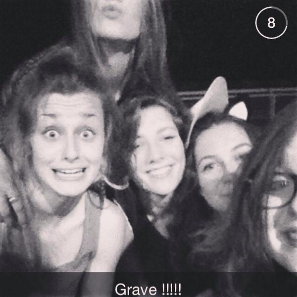 DroonaLec's tweet photo. #AFParty 1 🎉🍷💥 http://t.co/TfCachVyVq