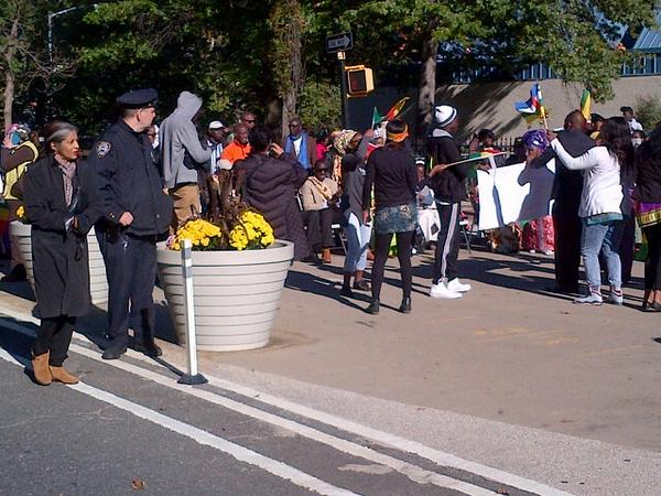 NYPD25Pct's tweet photo. #AfricanDayParade A world class celebration made safe by world class cops. #25PCT http://t.co/Gk5M3wDnWA