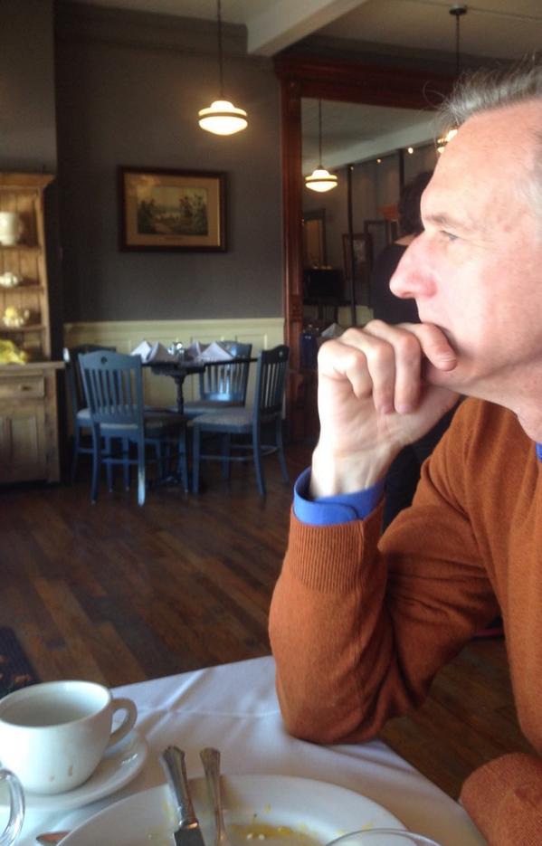 RiverviewStuy's tweet photo. After a busy #Brunch a customer #contemplates the mighty #hudsonriver #view from our warm &amp; comfortable dinning room http://t.co/s7HFRvYw0P