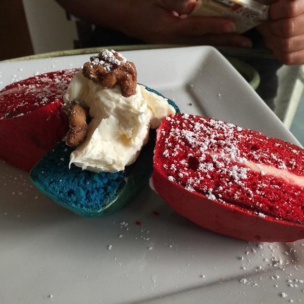 sweetrideusa's tweet photo. Total insanity. http://t.co/XWMBBMgKHD http://t.co/2W4eCx7mBi