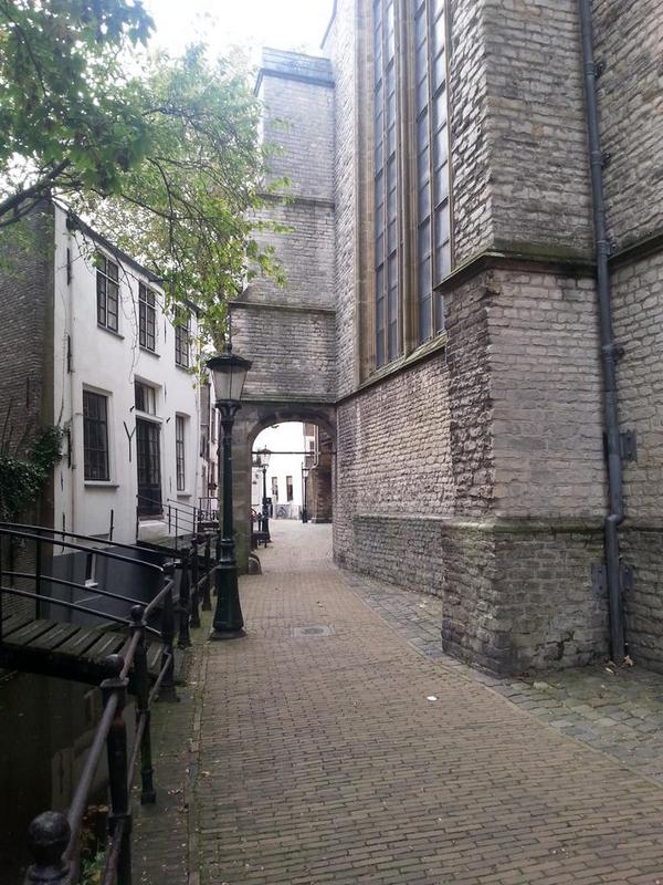 Yperenmode's tweet photo. Overal gezocht in Gouda! Gelukkig geen Kaas- en StroopwafelPiet gevonden! http://t.co/Os1ccrnY8k