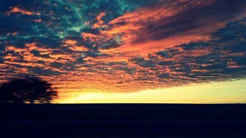 taschaj31's tweet photo. Sunset germany. Sky looks so amazing ♥ http://t.co/yv23vwRQUB