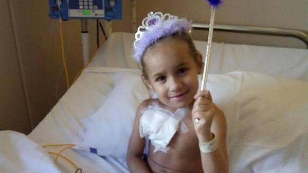 Todos podemos #ayudar . Los padres de Jacqueline  buscan donante de médula para salvar su vida abc.es/sociedad/20141…