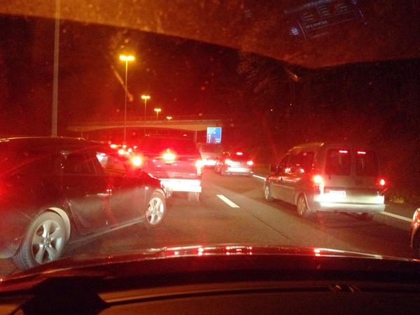 BrunoFahy's tweet photo. Et donc le ring de Bruxelles un dimanche Γ 21h40, Γ§a donne Γ§a . #hatebrussels http://t.co/0MdGizsvPo