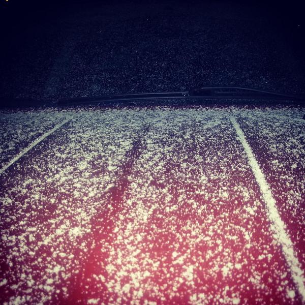 energener's tweet image. День жестянщика уже начался, на глазах за последний час 2 ДТП, на светофорах. Тормозит авто плохо.  Лучше на метро ;)