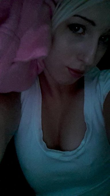 It's a bit cold in here. ;) the fall makes great fucking weather!;)♡ #SundayFunday #fuckingweather #hornyprobz<a href="/tag/sundayfunday"class="tags"><span>#sundayfunday</span></a><a href="/tag/fuckingweather"class="tags"><span>#fuckingweather</span></a><a href="/tag/hornyprobz"class="tags"><span>#hornyprobz</span></a>