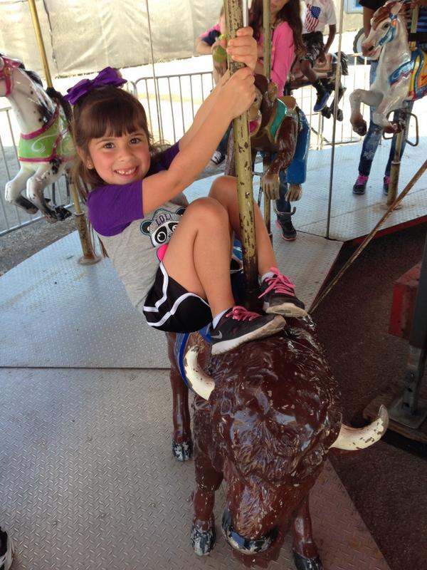 HaleyPaz's tweet image. Yesterday at Union Pacific&apos;s Annual Family Day😋🚂 #engineerdad #cousinlove