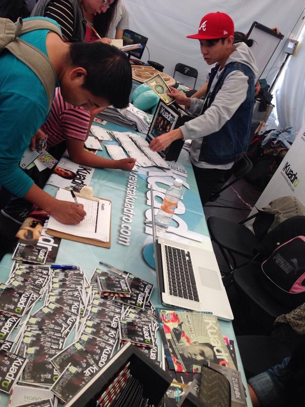 RevistaKuadro's tweet photo. Ya estamos en la #FIL201 @FILZocalo en la sección de la @FIRPPI, junto al asta. ¡Visítanos! http://t.co/KAy5Or1Uny