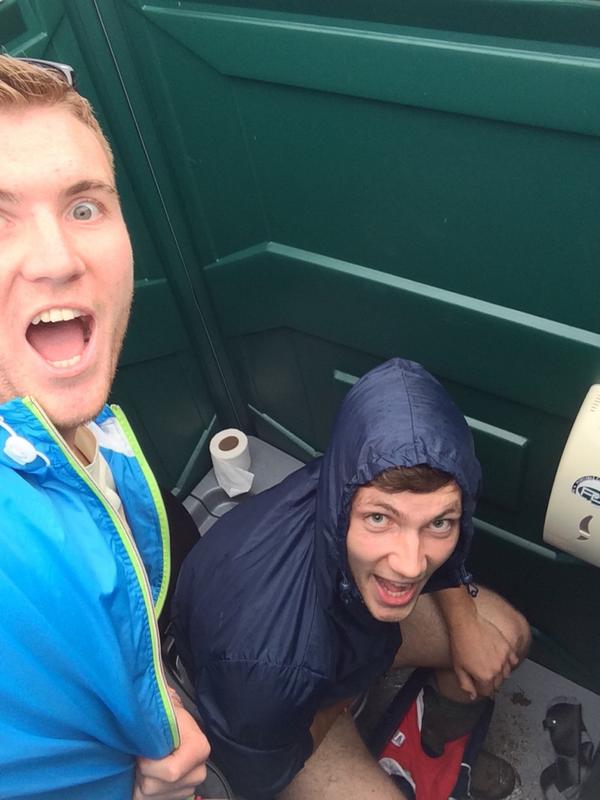 Tomko_'s tweet photo. @Sachawhp poor lad just couldn't help himself #portaloo #parklife #storest http://t.co/j0k0Y66sTI