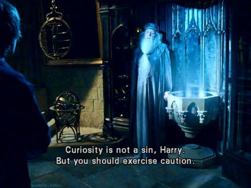 Uživatel Harry Potter World na Twitteru: „“Curiosity is not a sin, Harry. But you should exercise caution.” – Dumbledore #HappyBirthdayMichaelGambon http://t.co/94IZRS1Z57“