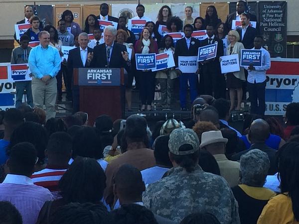 jamesleewittAR's tweet photo. President @billclinton says James Lee was the most popular member of his Presidential cabinet as Director of FEMA. http://t.co/8nvRO8gawC