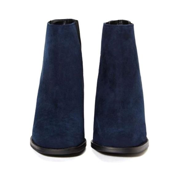 casiestewart's tweet photo. Time to bust out these new bbs from @shellys_london x @NastyGal!
🍸@GreyGooseCanada #FlyBeyond #TheOctoberIssue http://t.co/rA987VnDT7