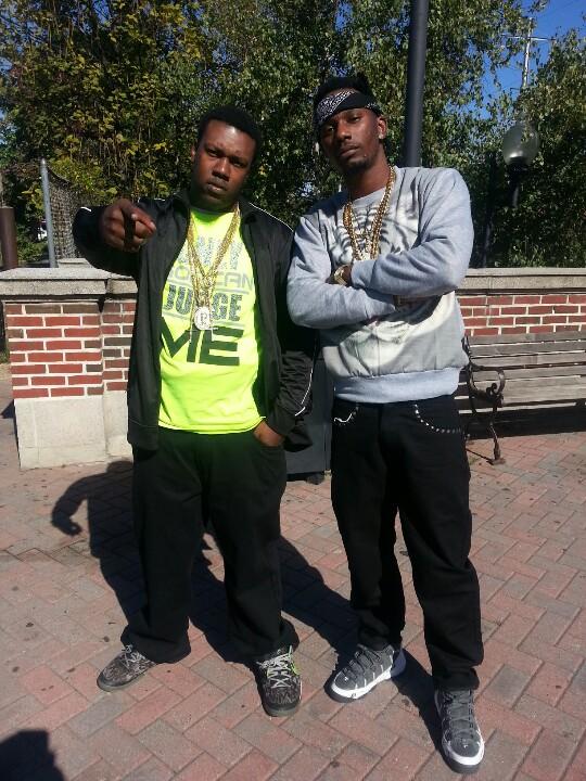 skylynjr06's tweet photo. Shouts to @monstarrbeatz in the lab with #LegendaryEnt http://t.co/fX1z3CaS85