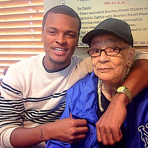_dame18's tweet photo. Told grams she wasn't cookin today nd took her out to eat for her birthday weekend 😍😍😍😍😍😍😍😍😍😍 #Happy87 🙏🙏 http://t.co/VKVr5JTIzx