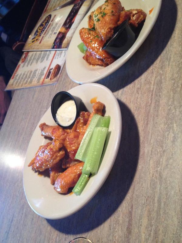 IvansFitness's tweet image. Then some wings #tcHooligans #cheatMeal