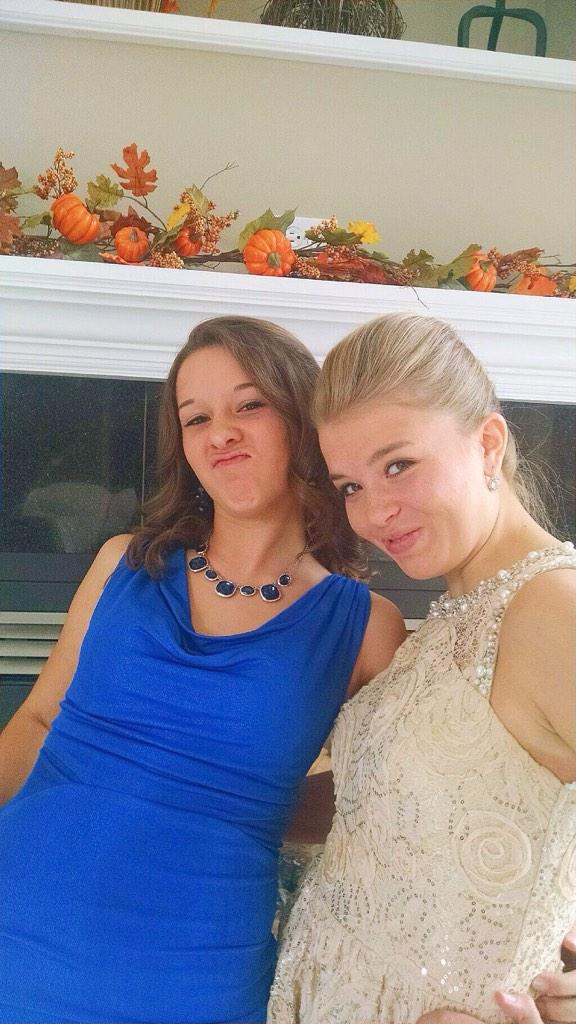 brooklynwoelmer's tweet image. Homecoming with my BFF #muchfun #suchcute @Lauraline0