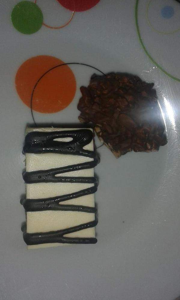 isika_i's tweet photo. Para relajarnos antes de dormir @Marasanchez23 cortesía de mi gordi @IreneLLorente8 gracias te quiero :) http://t.co/HEG5UitOyb