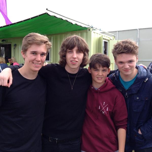 <a href="/PartridgeElla/">ella partridge</a> <a href="/thebottlemen/">Catfish&theBottlemen</a>