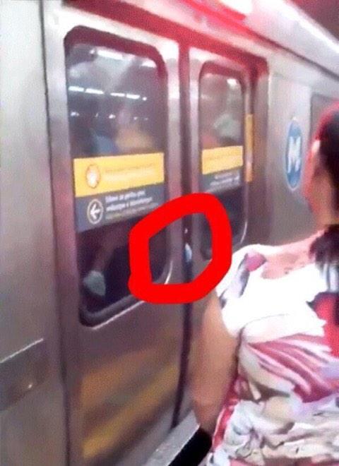 TheNamesPOLO's tweet photo. Wrong place at the wrong time 😂😂 #Tragic http://t.co/5LxyXBT6Ik