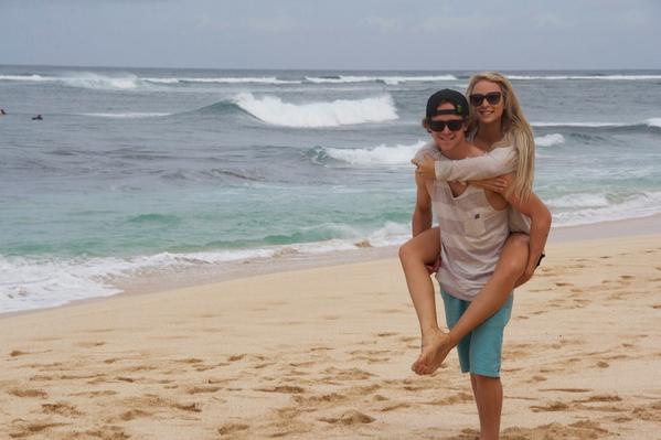 TroyBrosnan's tweet photo. Beach days with @Samhoover1 http://t.co/dyMa6PZbXF