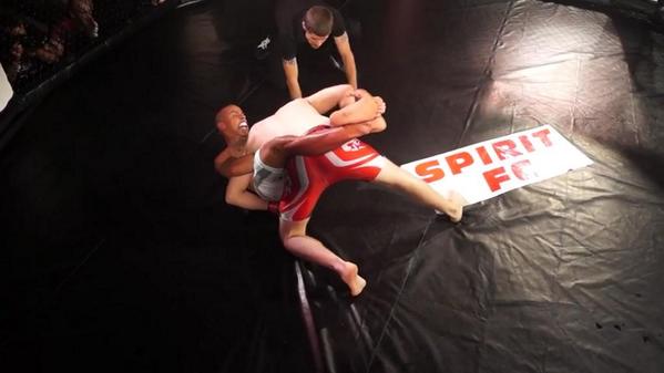 ArsenalEstarfaa's tweet photo. #SpiritFc #Mma #Action #TeamHitman #TheArsenal http://t.co/bNaGOdpA9k