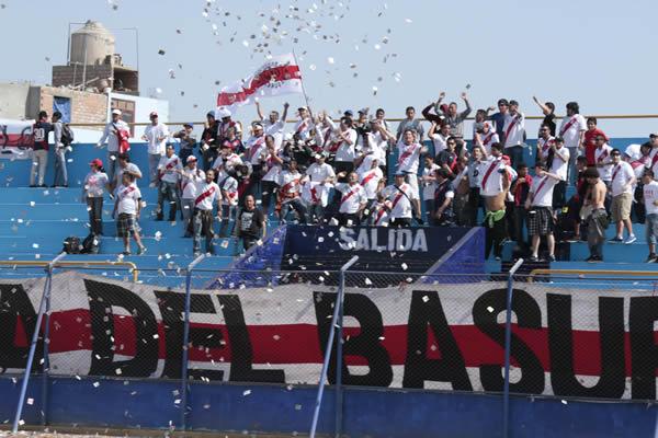 LLocosdeSiempre's tweet photo. La siguiente fecha sábado 25/10 @CCDMunicipal recibe @AtleticoMinero1 en Villa El Salvador todos al estadio #EchaMuni http://t.co/QmGgJ150aS