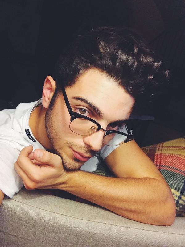 CharFlorida's tweet photo. #BeautifulGG #BeautifulBaritone <3 // "@GianGinoble: http://t.co/8y83T9WSEM"