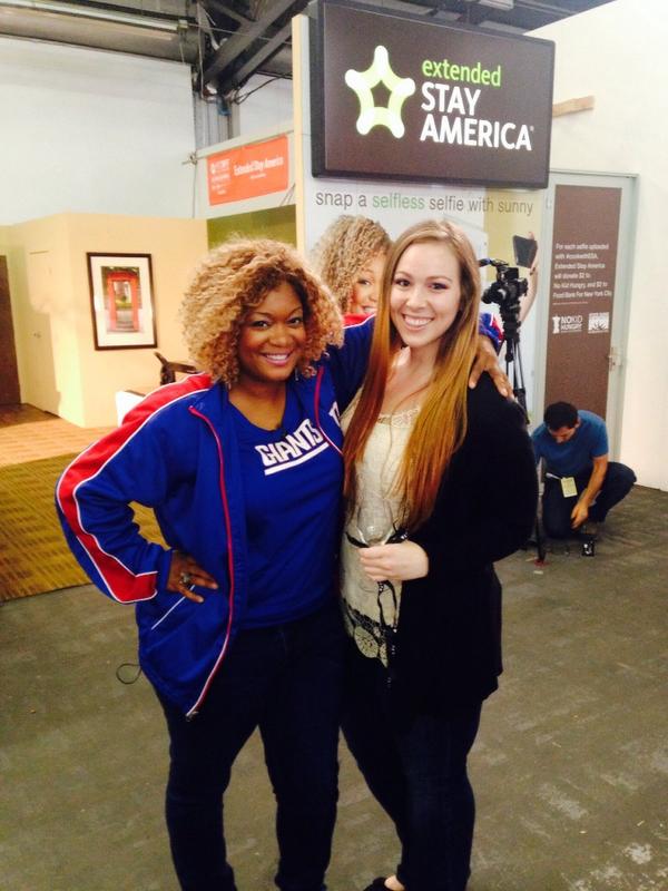LilianaR106's tweet photo. Had a great time at the #NYCWFF today and had the pleasure of meeting @SunnyAnderson #cookwithESA http://t.co/LUcEkgHZPM